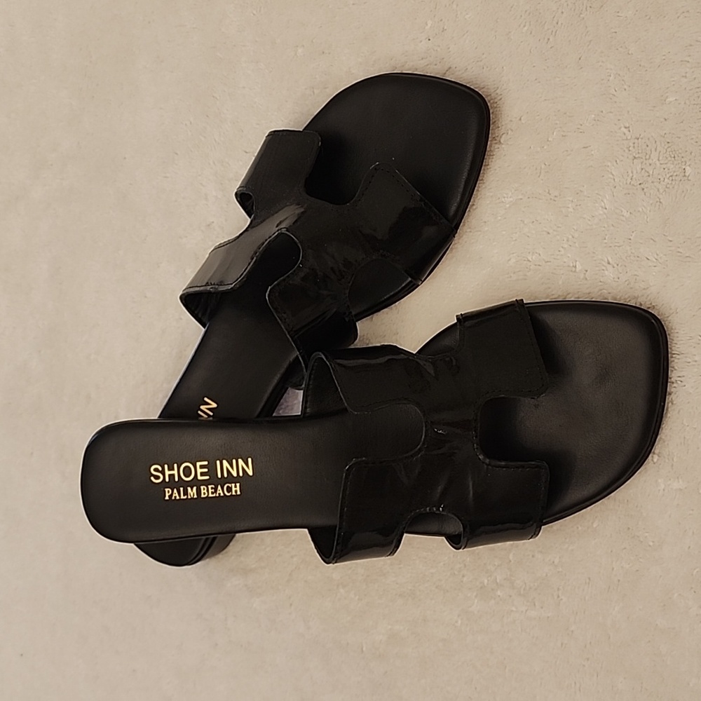 NWOT  Sandals